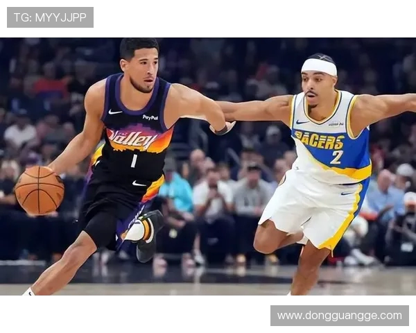 布克复出状态良好半场表现10投5中贡献14分1篮板3助攻