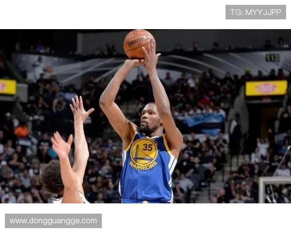 杜兰特盛赞威少库里并列最佳球员称威少带来安全感