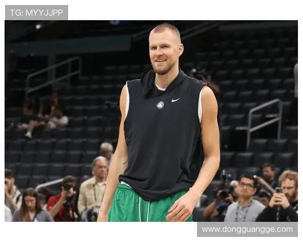 波津积极备战全明星赛期待在对阵绿军中迎来加盟首秀